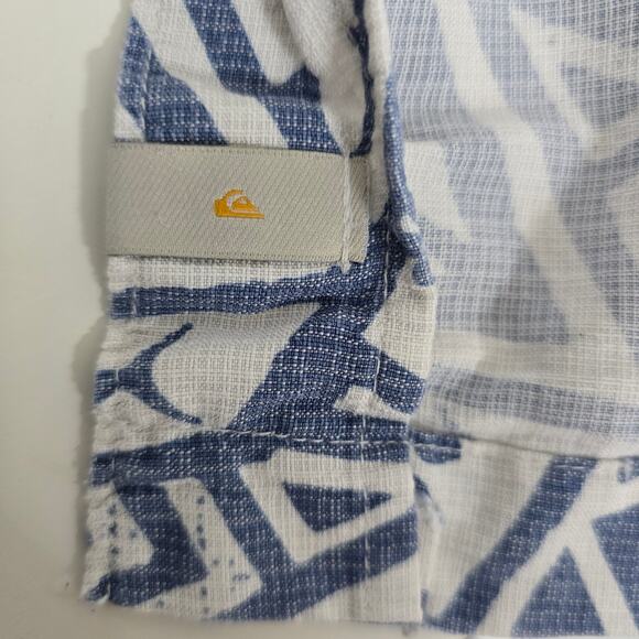 Quiksilver Waterman Shirt Shark Wave Geo Print Short Sleeve XL Comfort fit Blue - Picture 12 of 12